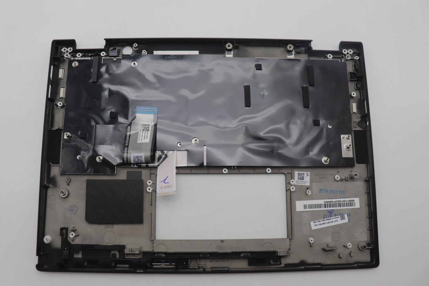 Lenovo Mech_Asm Kbd W C Est Bklt Ltn - 5M11L64103