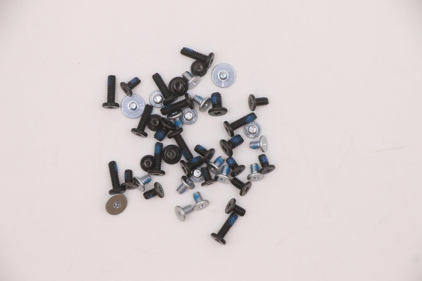Lenovo Screw Screw H 82Q3 Screw Pack - 5S11E21842