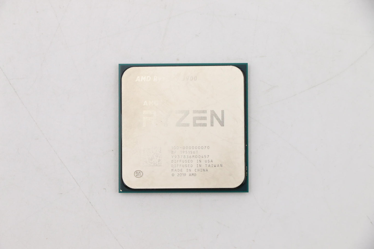 Lenovo Amd Ryzen 9 3900 3.1Ghz/12C/64 - 5SA0U56109