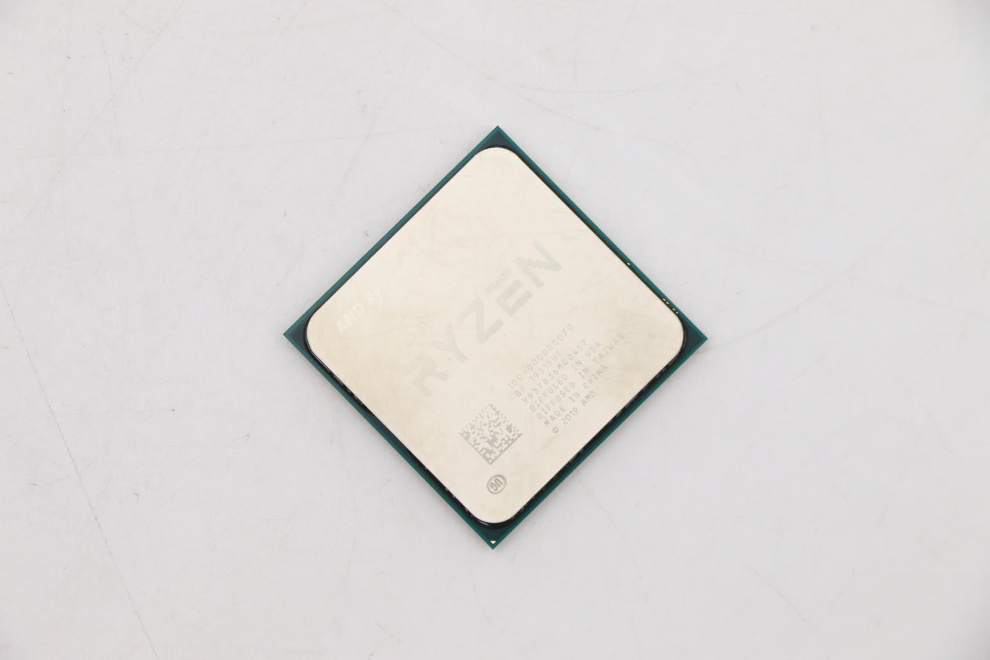 Lenovo Amd Ryzen 9 3900 3.1Ghz/12C/64 - 5SA0U56109