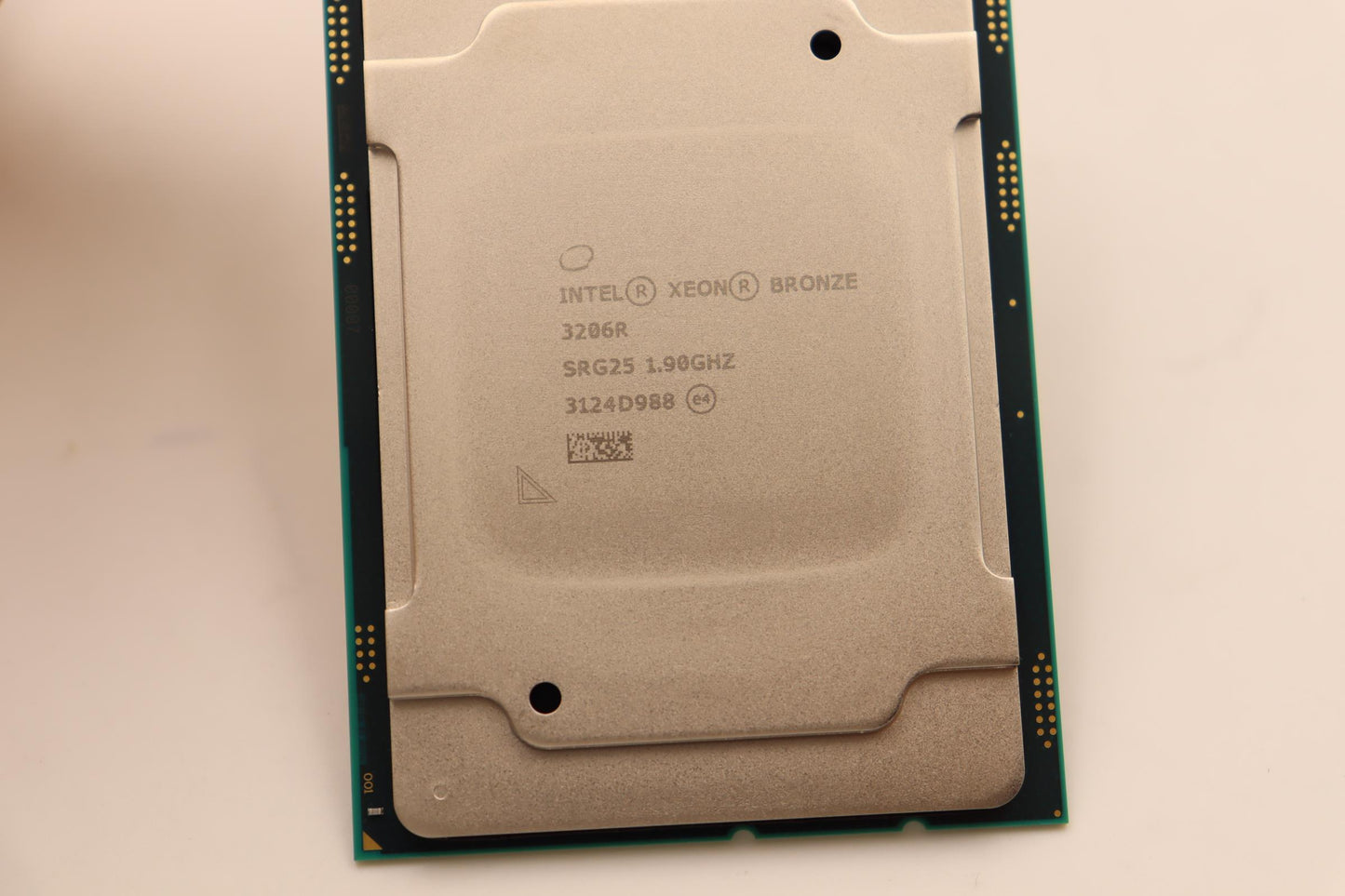 Lenovo Xeon Br 3206R 1.9G 8C 85W - 5SA0U56145