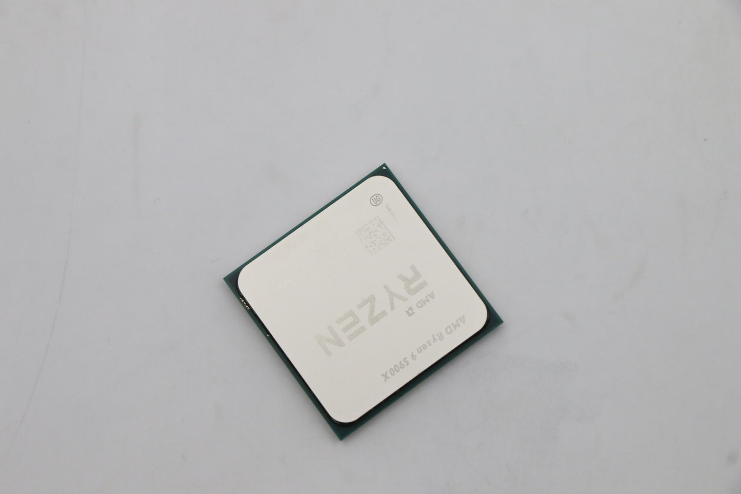 Lenovo Sp Amd Ryzen 9 5900X 3.7Ghz/12 - 5SA0U56244