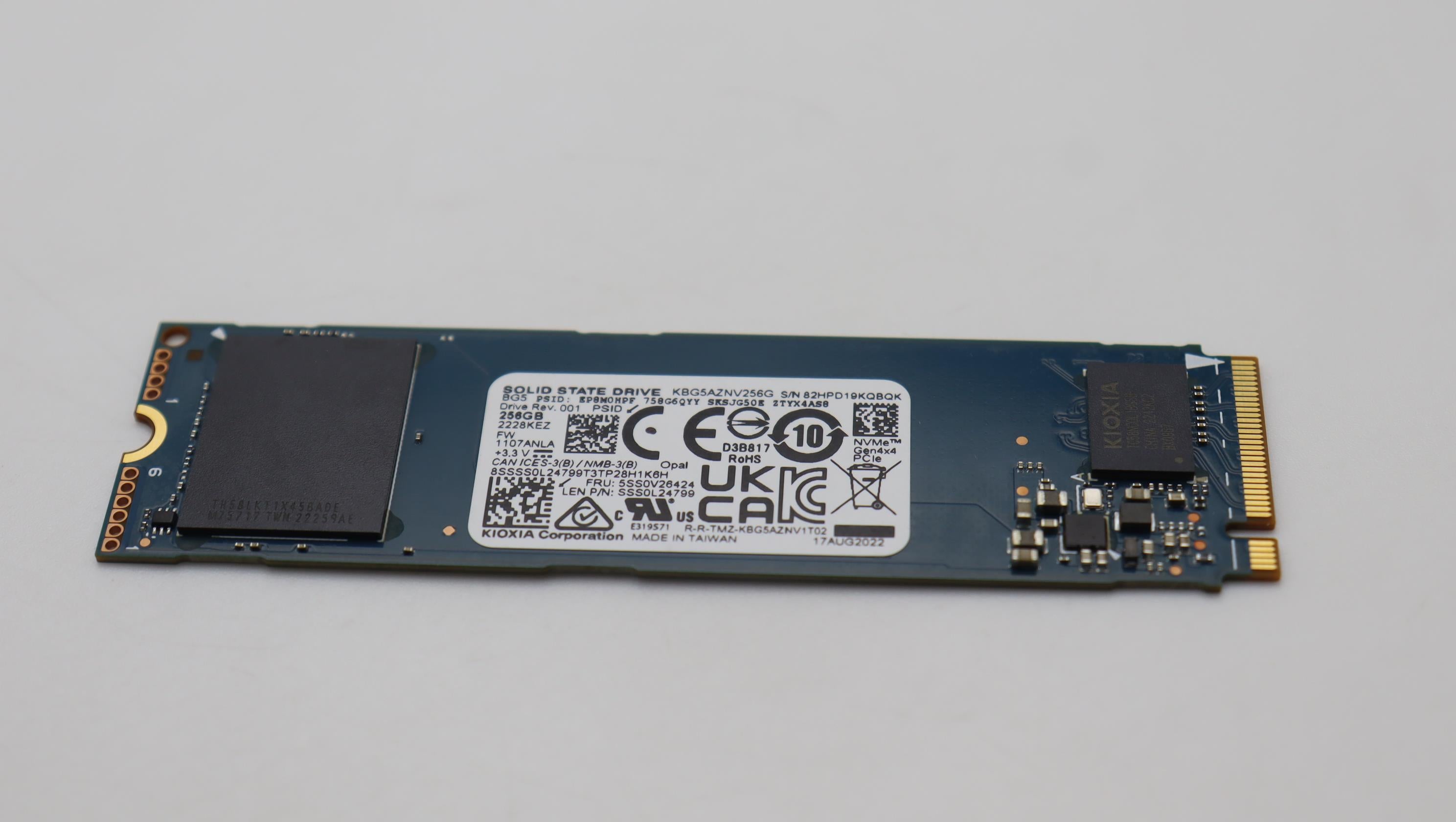 Lenovo 256GB M.2 SSD, PCIe4X4, OPAL, Kioxia - 5SS0V26424– LenovoPart Lenovo 256GB M.2 SSD, PCIe4X4, OPAL, Kioxia - 5SS0V26424– LenovoPart