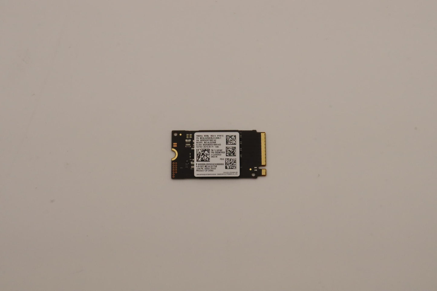 Lenovo (5SS0W79528) - SSD, 256GB, M.2, 2242, PCIe 3x4, Standard, Samsung