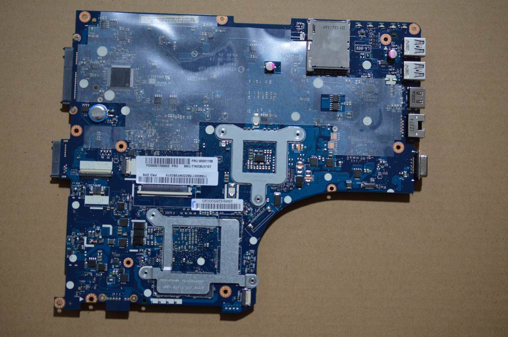 Lenovo Mb Qiqy6 W8P 2G 45W W/Bt/Bl - 90001158