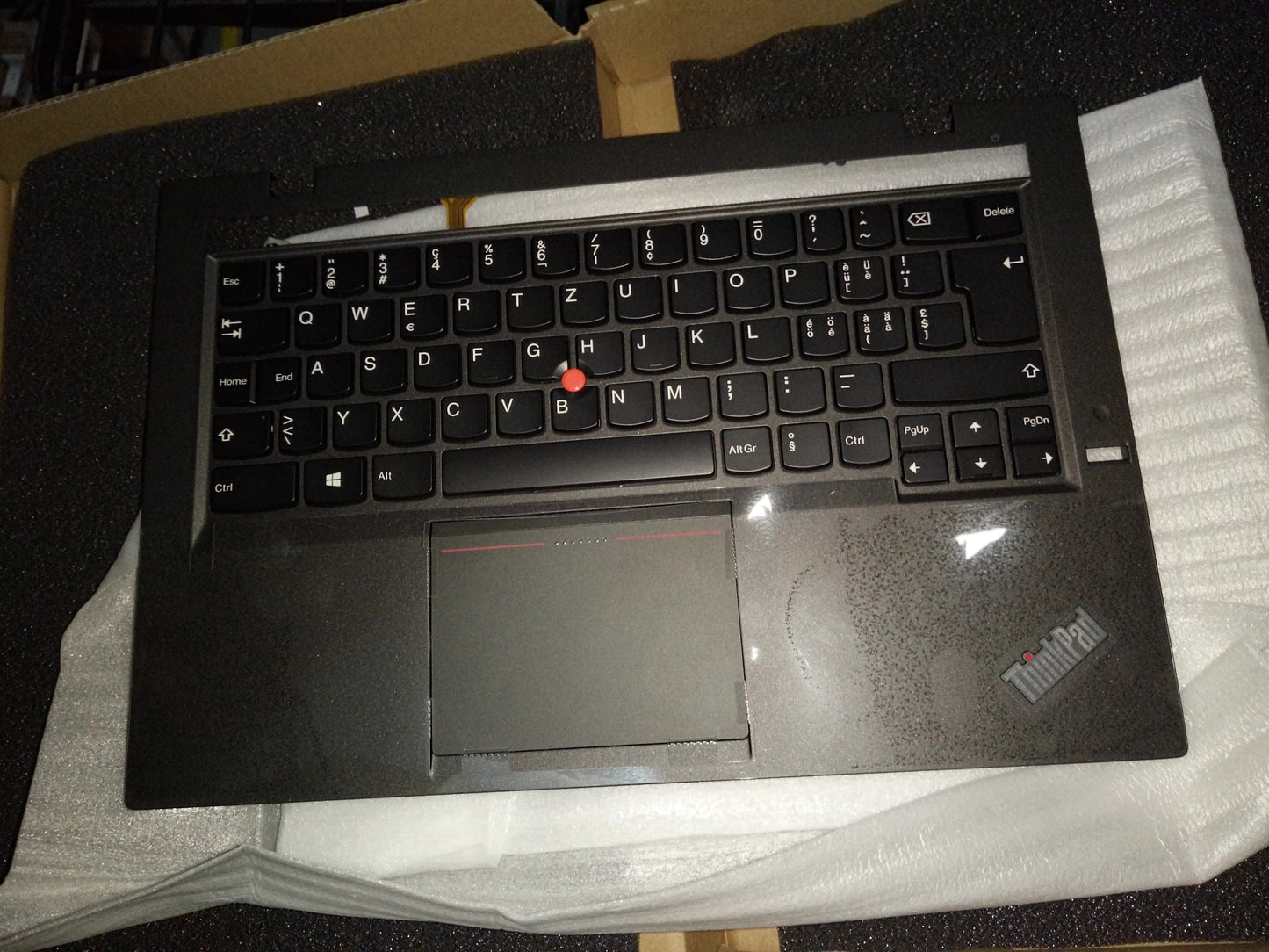 Lenovo Assembly Upper Case Swiss Wkbf - 04X6589