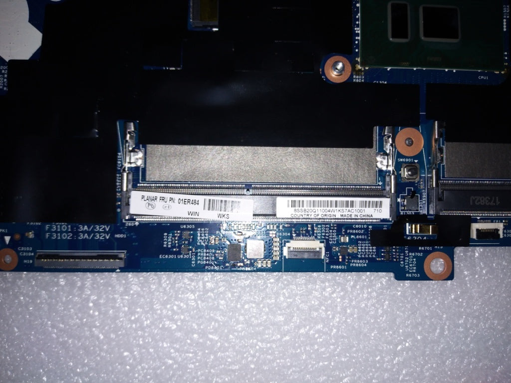 Lenovo I5-6200,Hd,Win,Tpm2=Y,Amt=N - 01ER484