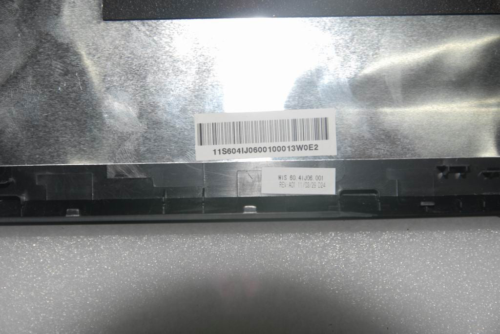 Lenovo 31048997 Lcd Cover Lb57 W/Wlan Antenna