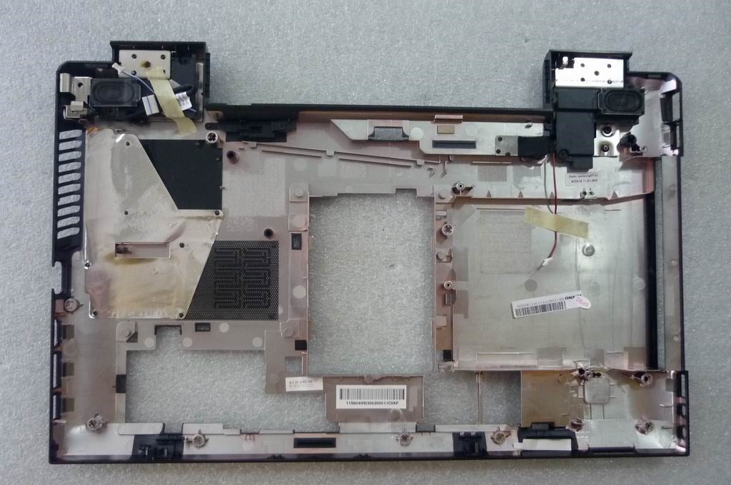 Lenovo 31048977 Lower Case La57Dis W/Speaker&D