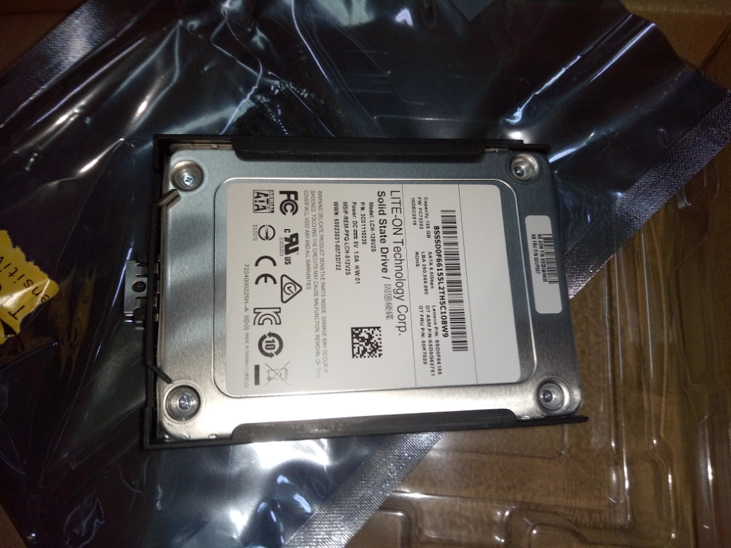 Lenovo Sd Solid State Drives - 00UP007