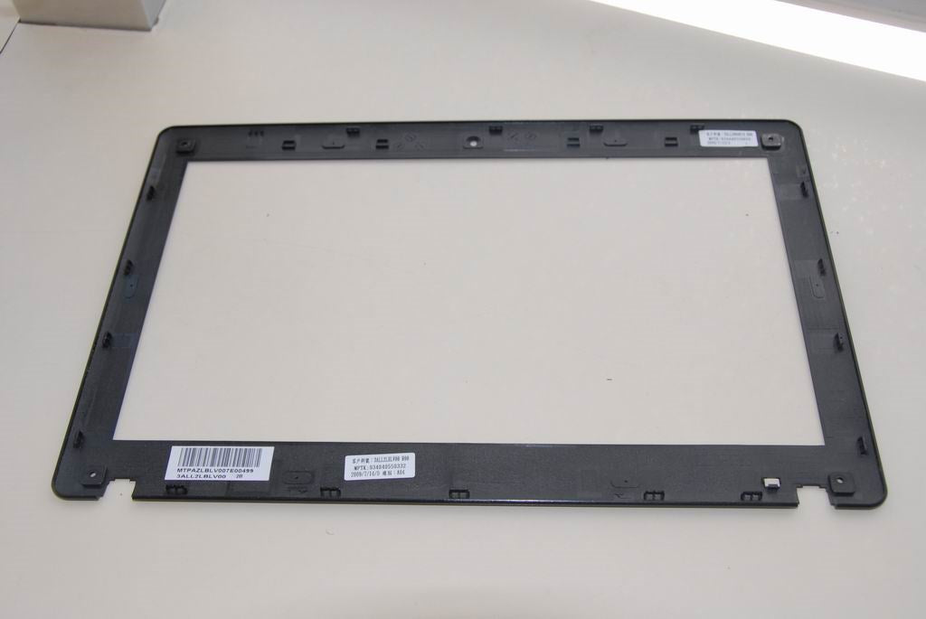 Lenovo 31040619 Bezel Ll2 Lcd Assembly S.P.