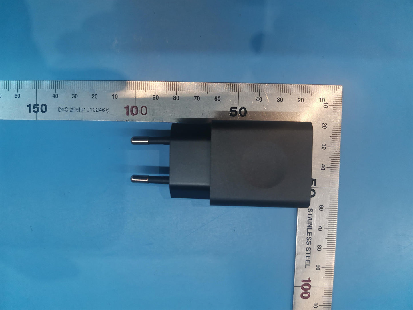 Lenovo Charger And*5V* And1A Eu Black - 5A19A464M5