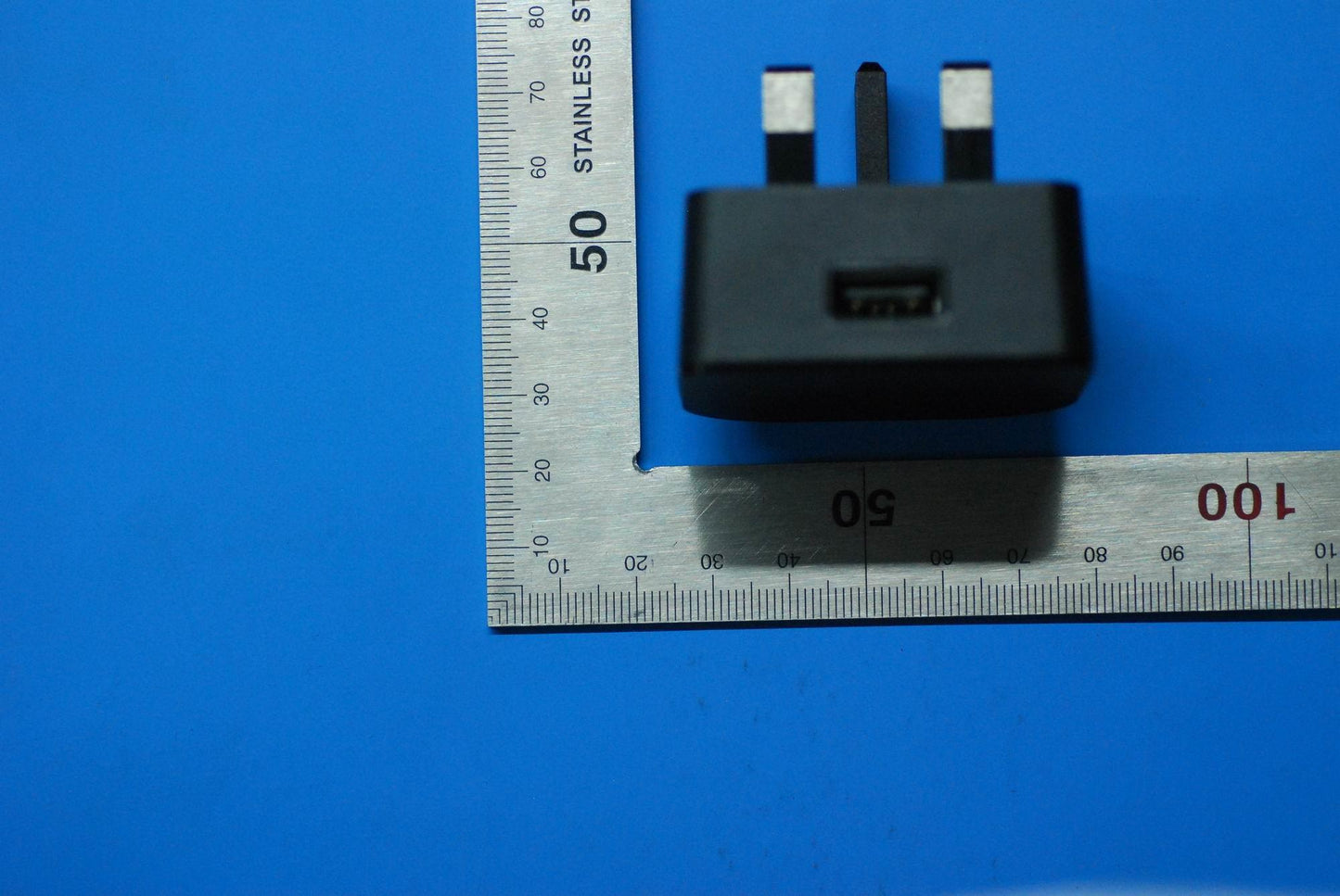 Lenovo Ac Adapter C-P64 5V/1.5A Uk Bl - SA18C01250
