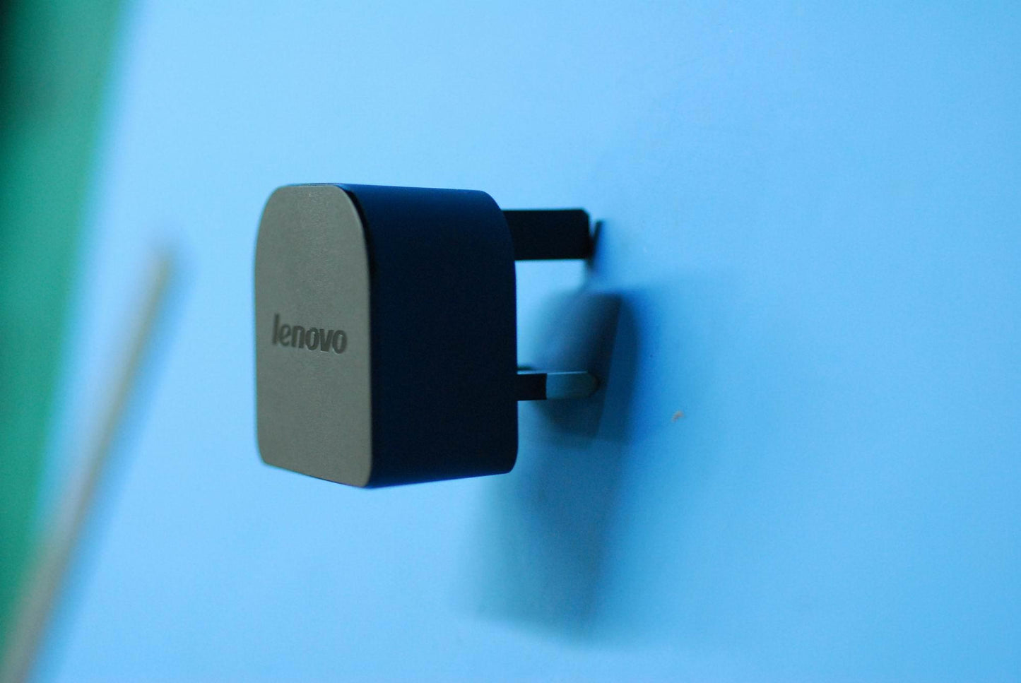Lenovo Ac Adapter C-P64 5V/1.5A Uk Bl - SA18C01250