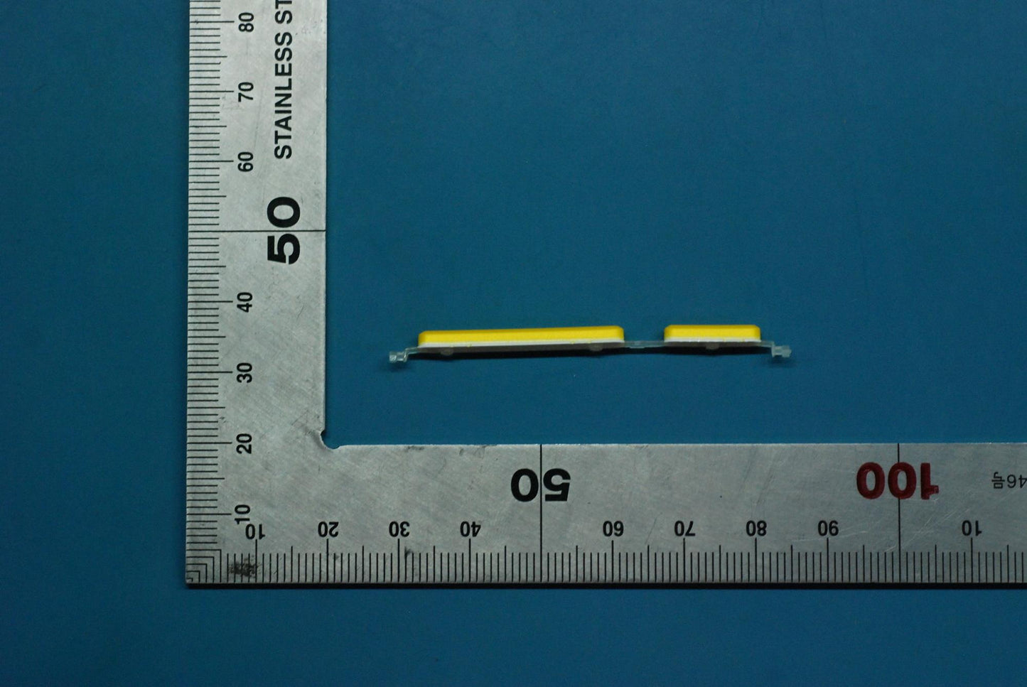 Lenovo A5500 Side Key Yellow And*3125 - 5B69A6MXM0