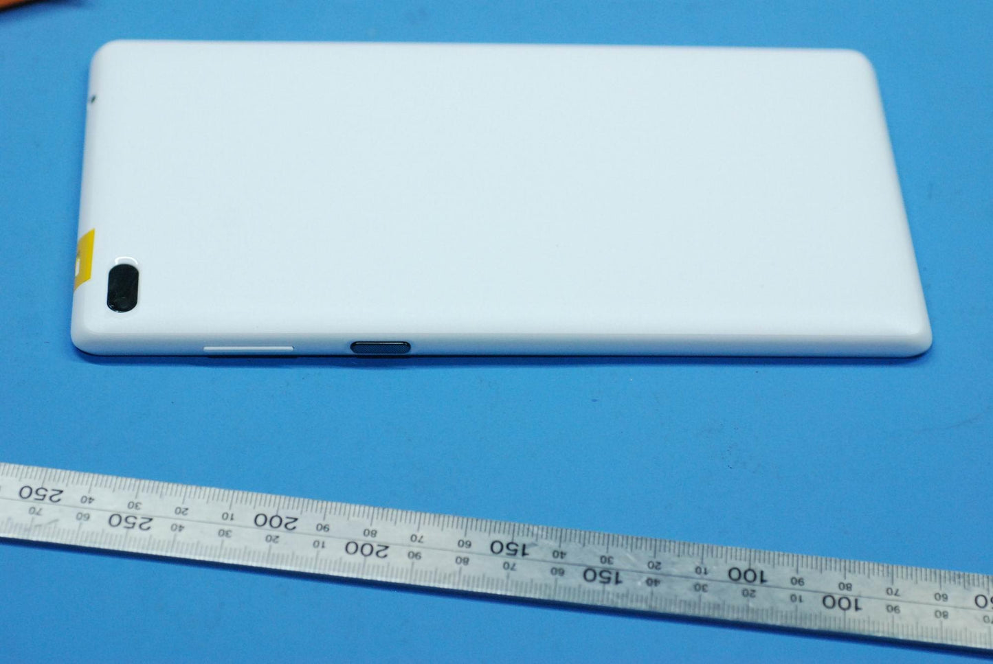 Lenovo Tb-7304F Bat Cover Wh And*Hq31 - 5S58C10493