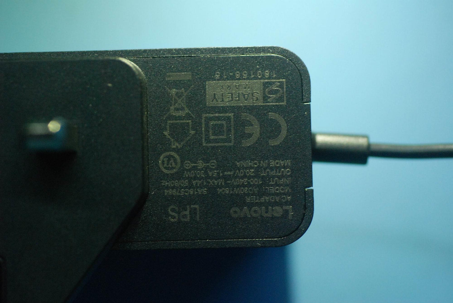 Lenovo Acbel Ad30W1804 20V1.5A Uk Bla - SA18C57984