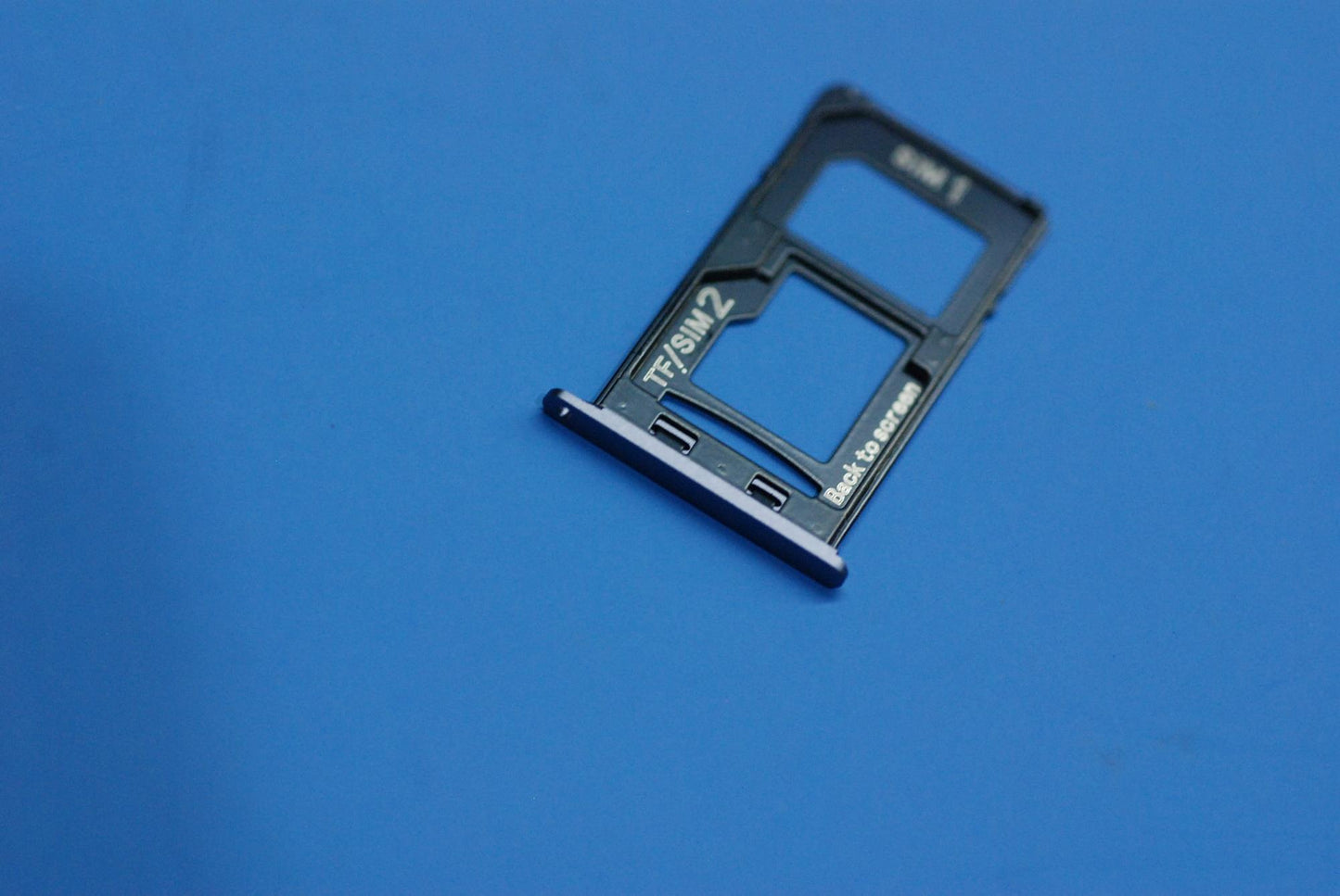 Lenovo Pb2-650 T-Card Tray_Gr And*715 - 5M88C06451