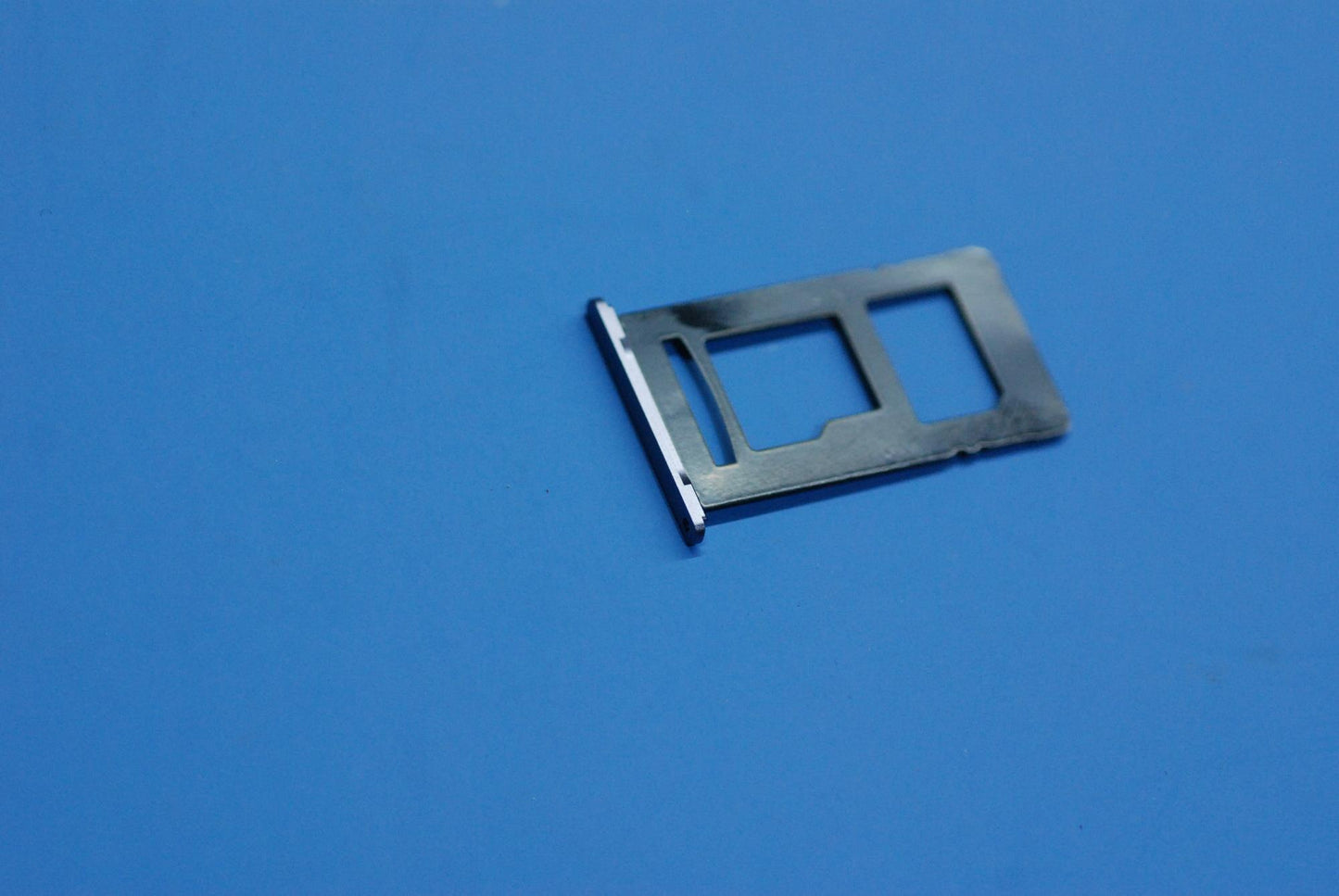 Lenovo Pb2-650 T-Card Tray_Gr And*715 - 5M88C06451