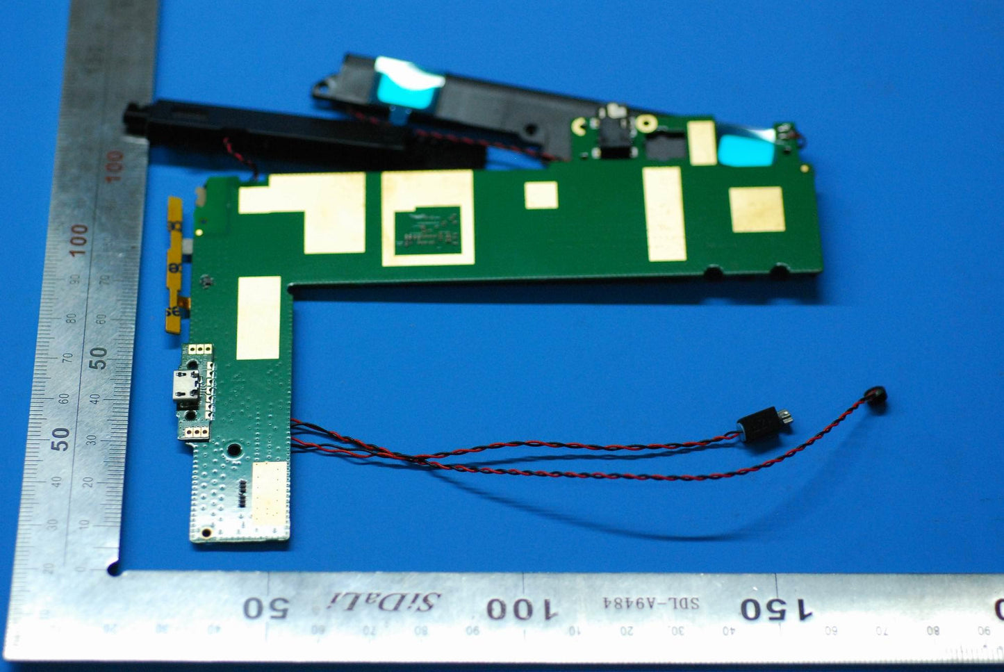 Lenovo A10-70F Row Mb 32G_ And*Hq3160 - 5B28C02654