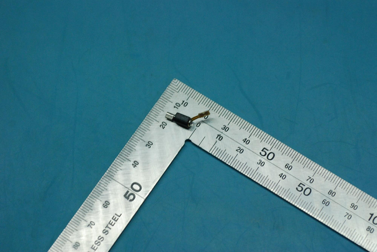 Lenovo Pb2-670 Vibrator And*26223309 - 5M78C06224