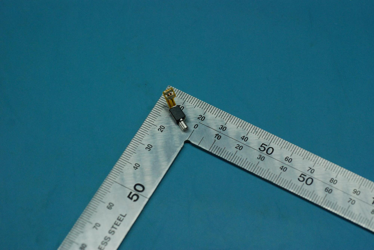 Lenovo Pb2-670 Vibrator And*26223309 - 5M78C06224