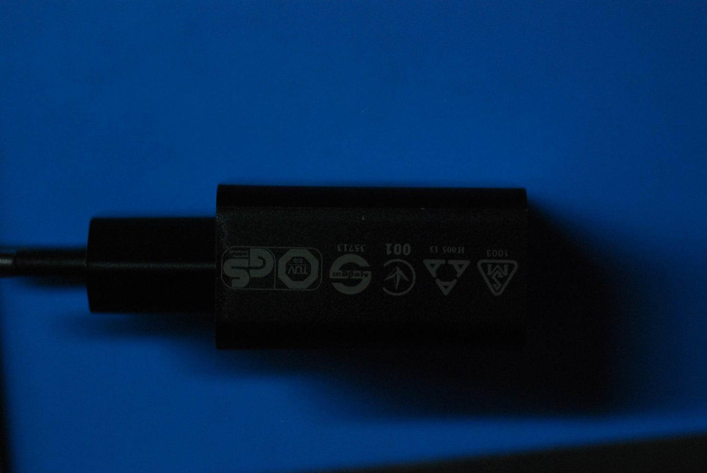 Lenovo Ac Adapter C-P57 5V/1A Eu Blac - SA18C01243