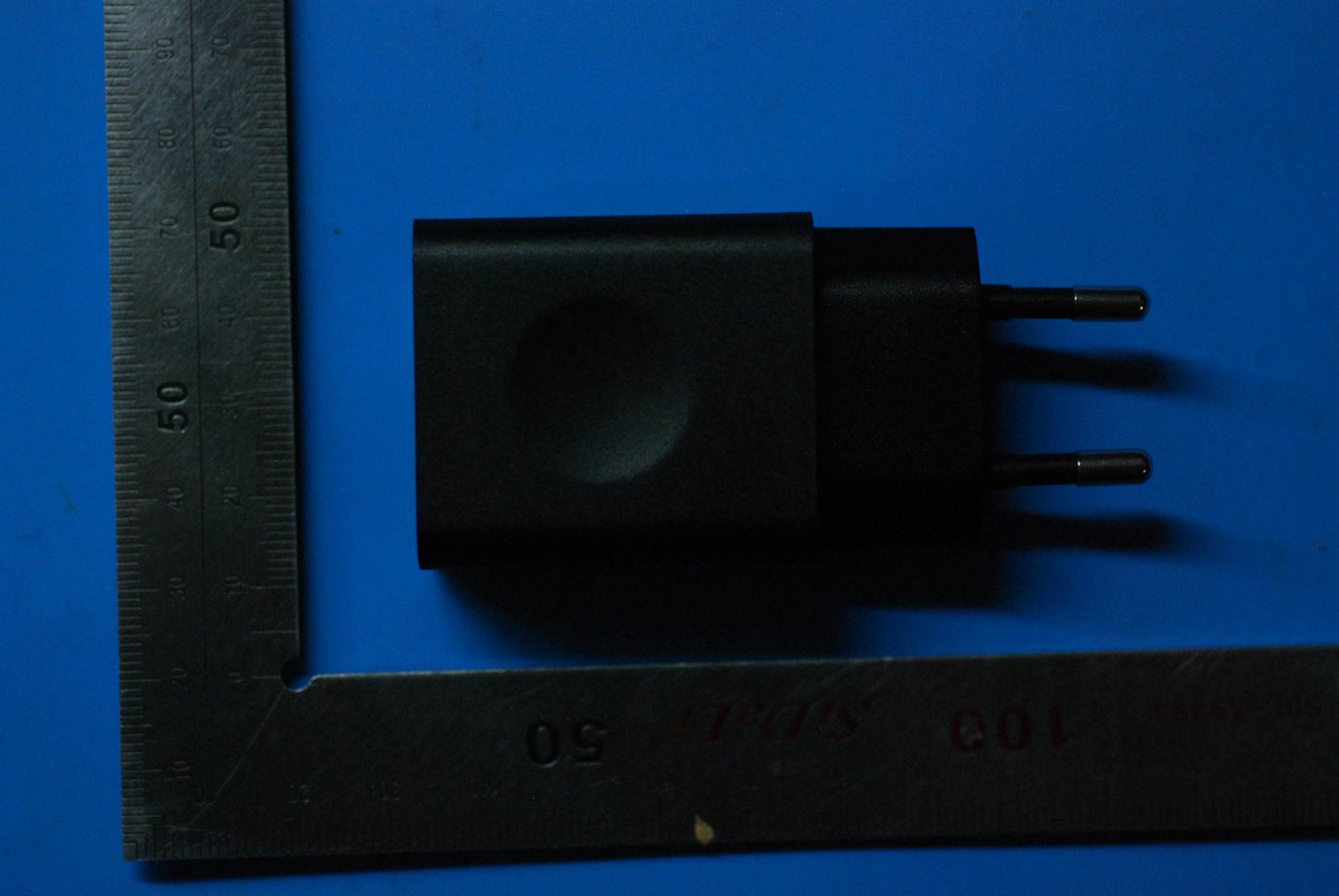 Lenovo Ac Adapter C-P57 5V/1A No Hebr - SA18C02303