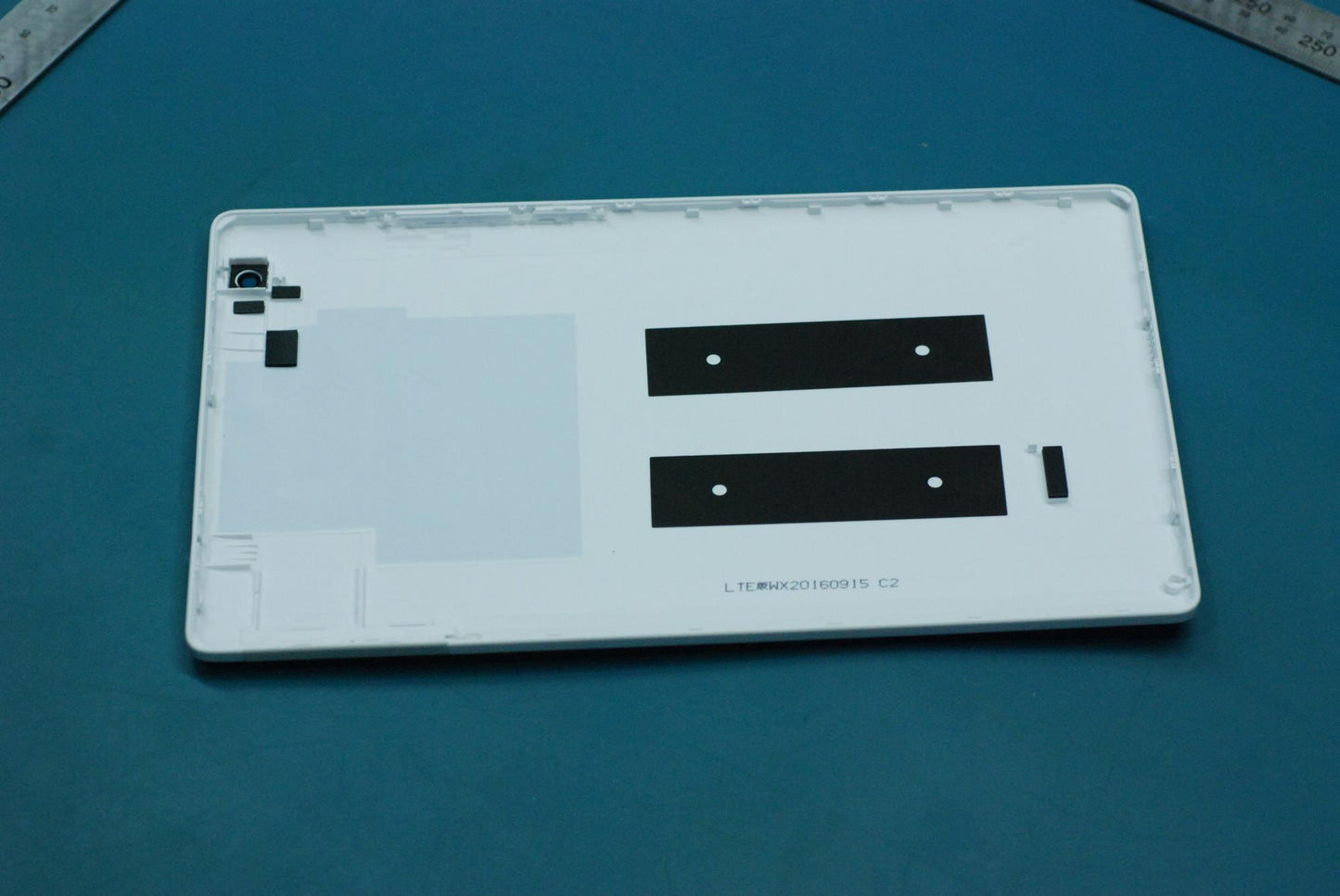 Lenovo Tb3-850M Back Cover_Wh_Jp And* - 5S58C06567