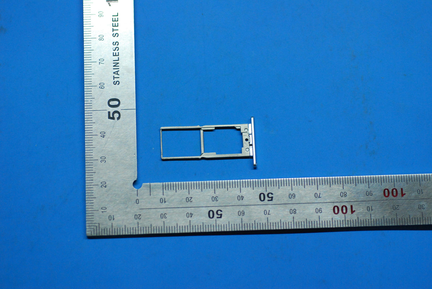 Lenovo Pb1-770M Sim_Tray Pt And*11373 - 5M88C03033