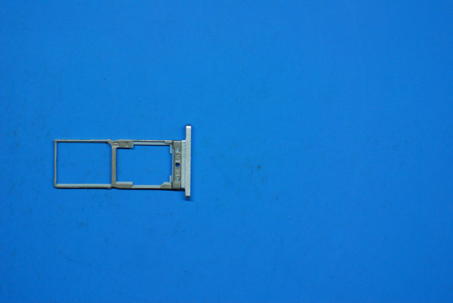 Lenovo Pb1-770M Sim_Tray Pt And*11373 - 5M88C03033