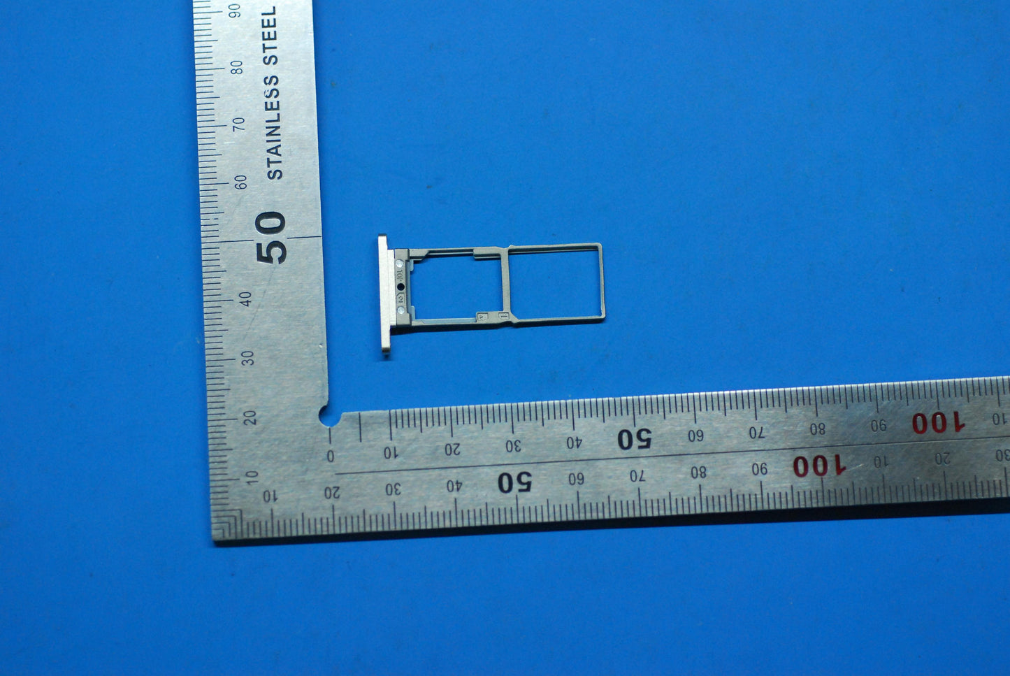 Lenovo Pb1-770M Sim_Tray_Gc And*11471 - 5M88C03035