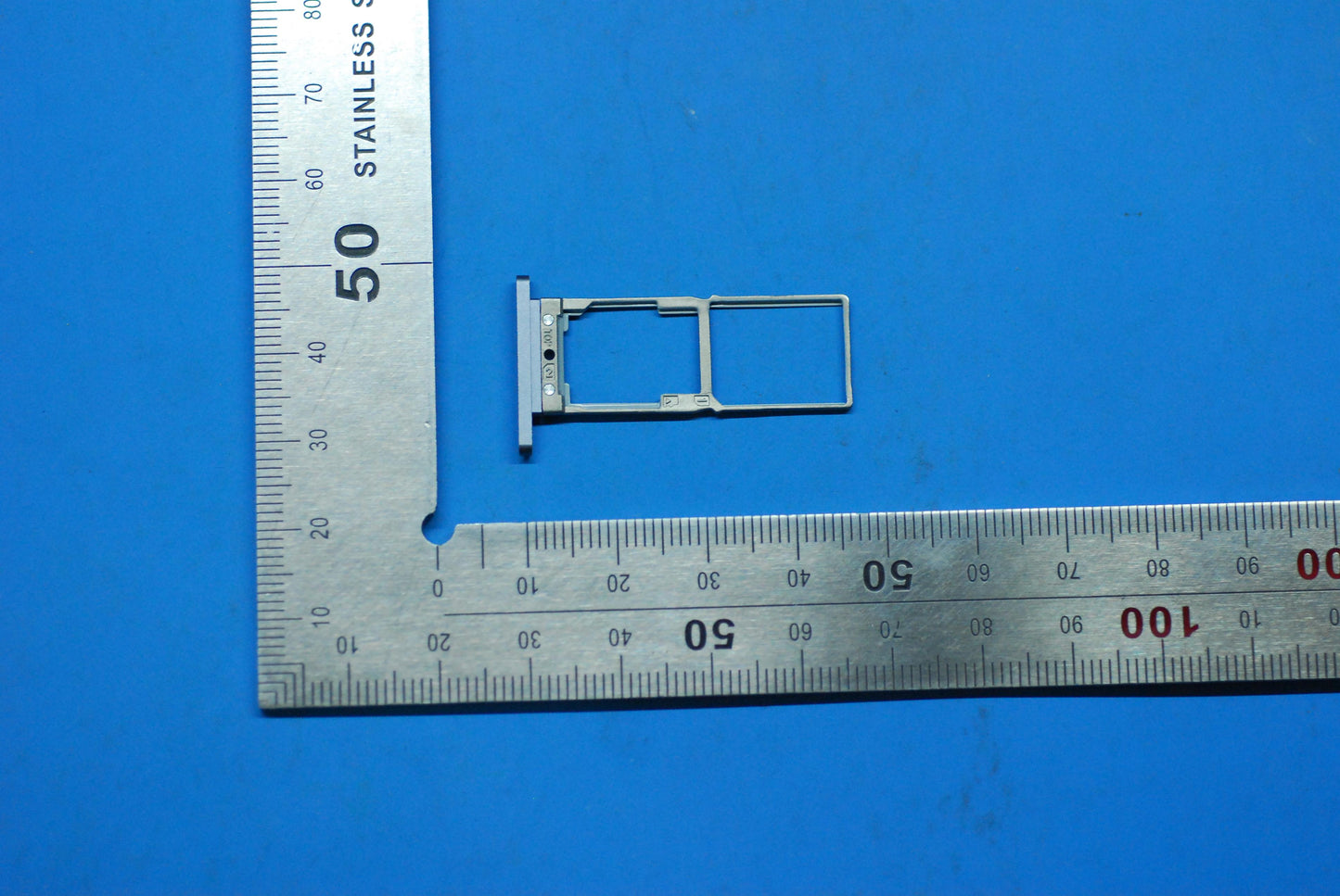 Lenovo Pb1-770M Sim_Tray Gm And*11373 - 5M88C03034
