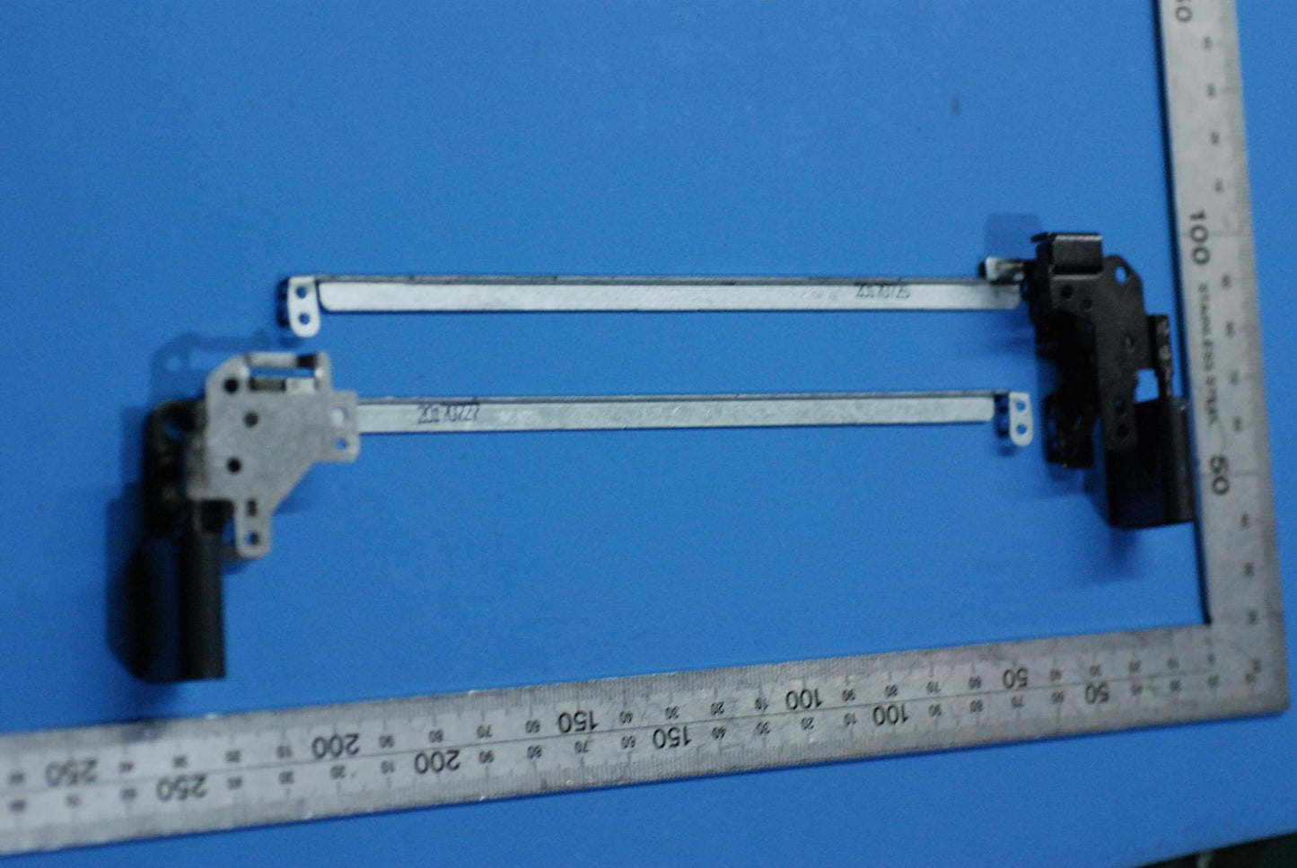 Lenovo 5SR8C07631 N23 Hinge Assy&*3202-018