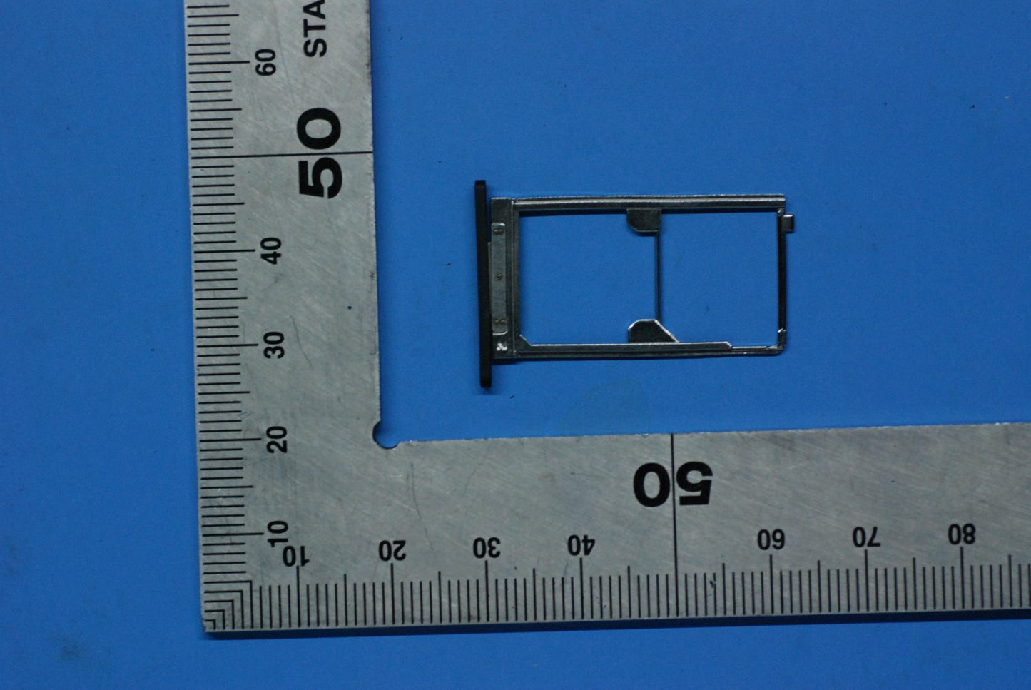 Lenovo Tb-7703X Sim Tray_Bk And*11685 - 5M88C06132