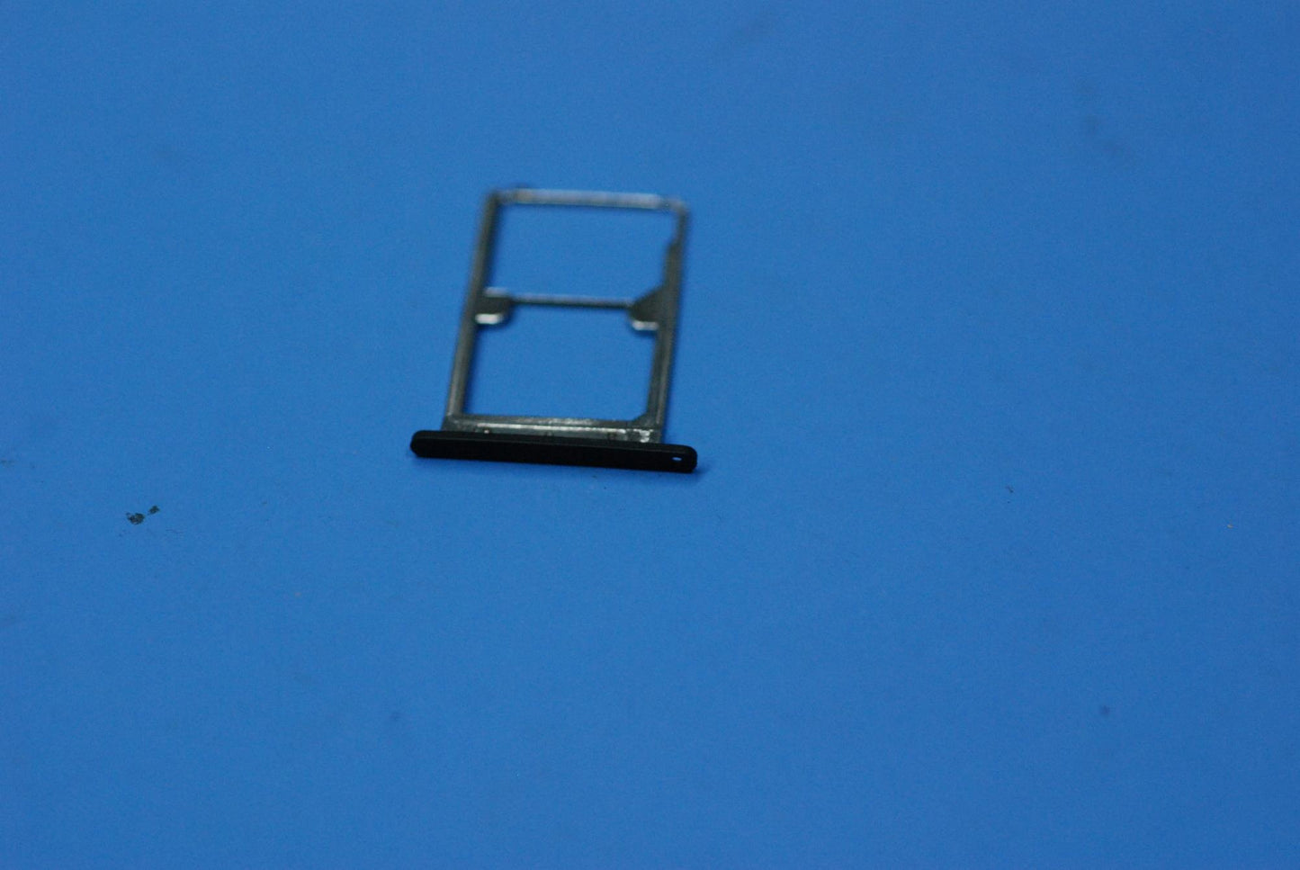 Lenovo Tb-7703X Sim Tray_Bk And*11685 - 5M88C06132