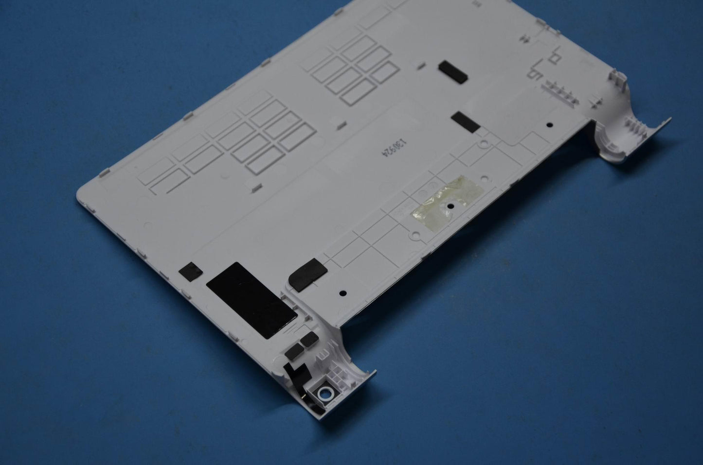 Lenovo 5SR9A464WF B6000 Rear Cover Assembly Cs