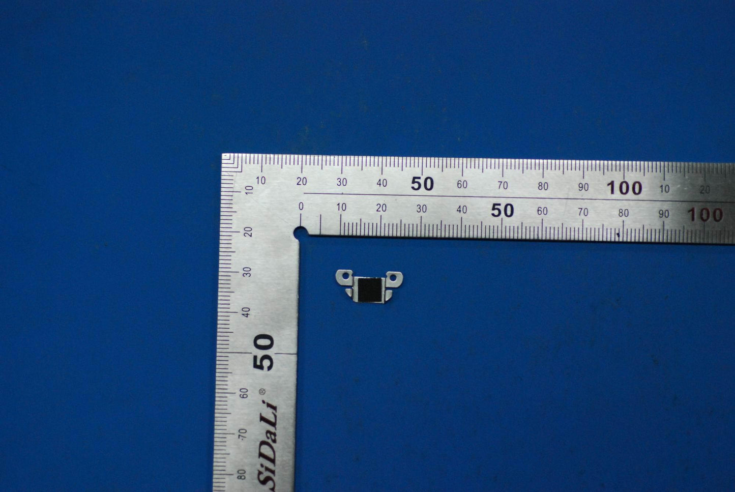 Lenovo A7-30 Batt Con Frame And*Hq209 - 5M88C00410