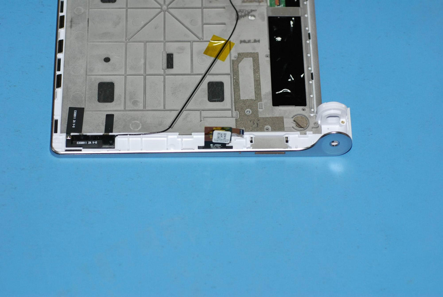 Lenovo 5D69A464VN B8000 Tp+Lcm Front Cover Assem