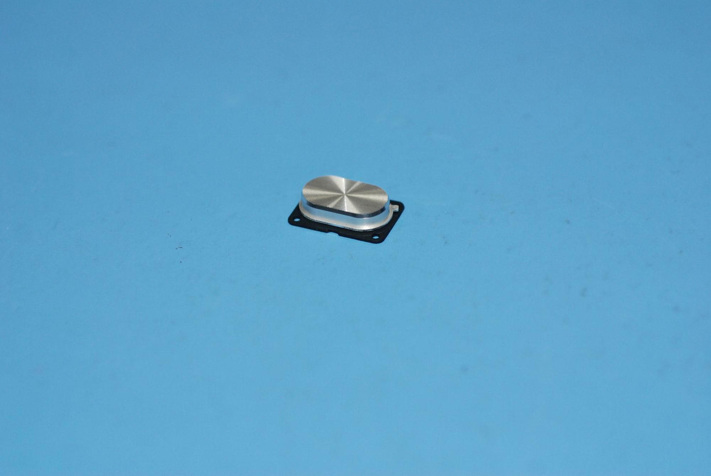 Lenovo Blade2-13A_Latch_Button_Silver - SB69A6N0C2