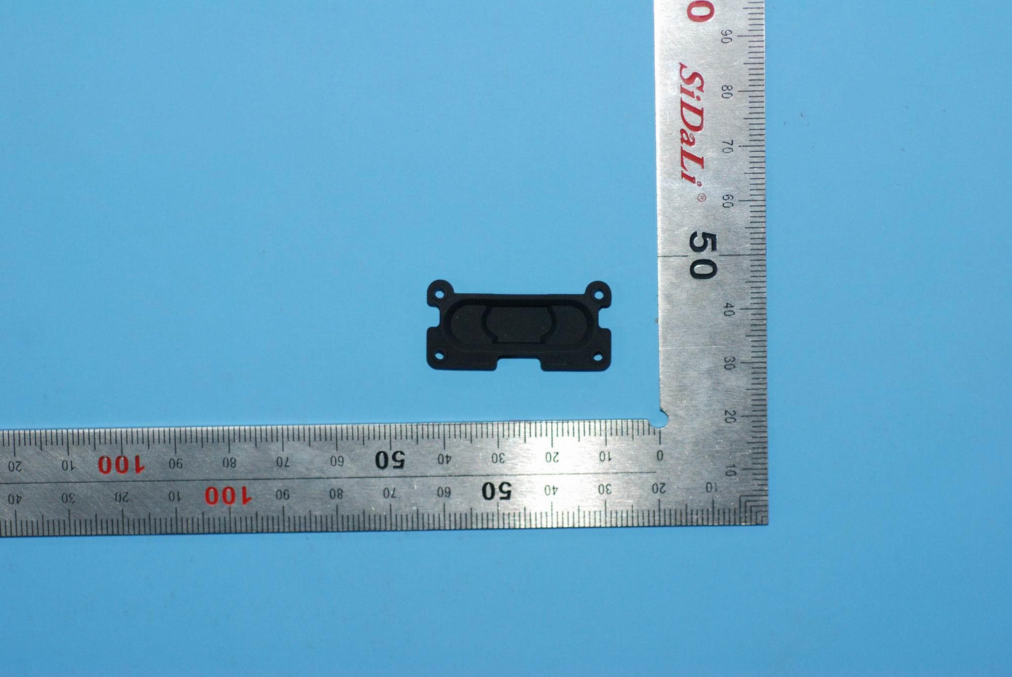 Lenovo Blade2-13W_Open_Button_Black_L - SB69A6N0C6