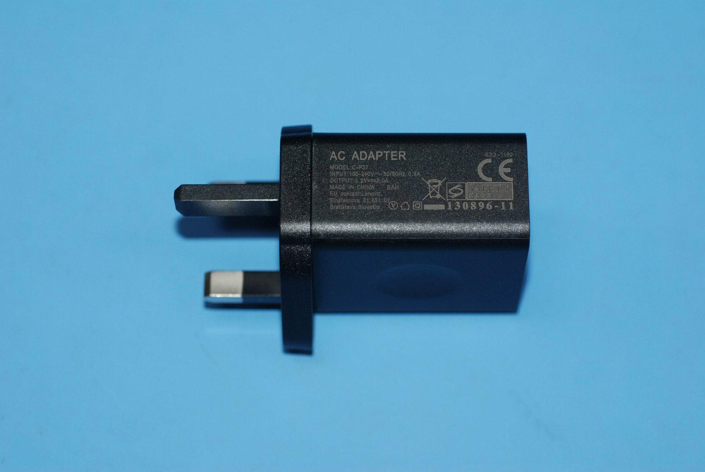 Lenovo Charger And*C-P37 5.2V* And2A - SA19A6N0T3
