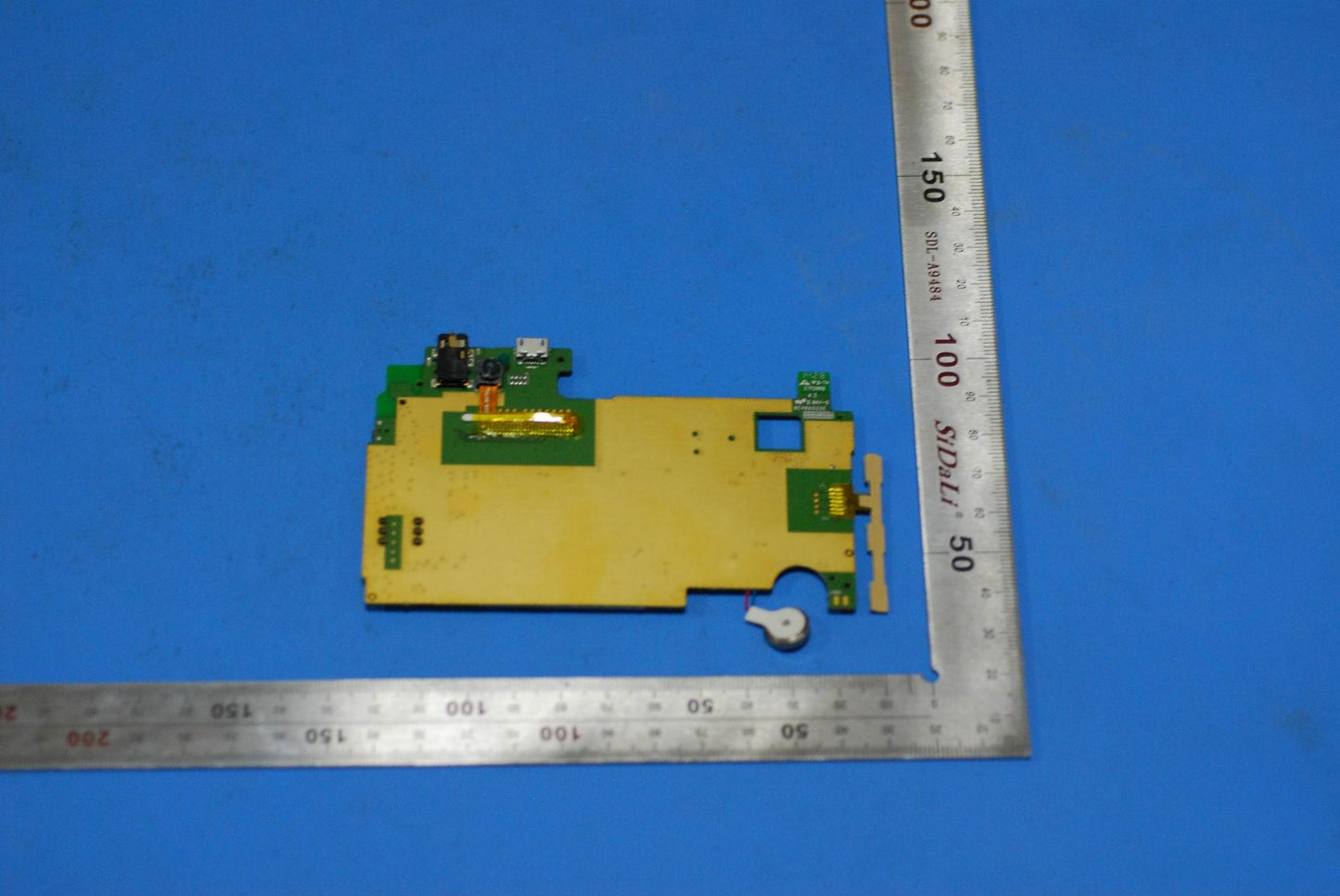 Lenovo A3300 3G_V+8G Mb(My) And*Hq316 - 5B29A6N3TT